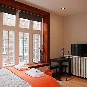 The Parkway Garden Guest house